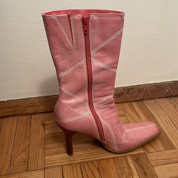 Pink leather pointy toe boot with heel. Early 2000’s aesthetic. - Picture 6 of 6